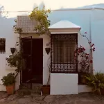 Appartamento Lovely In Close To Puente
