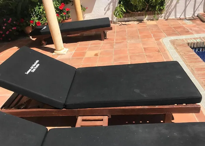 Апартаменты Lovely In Close To Puente