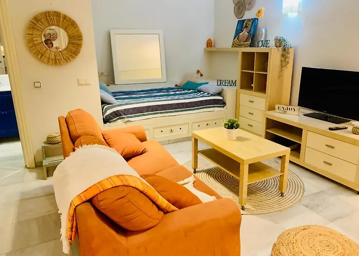 Апартаменты Lovely In Close To Puente *