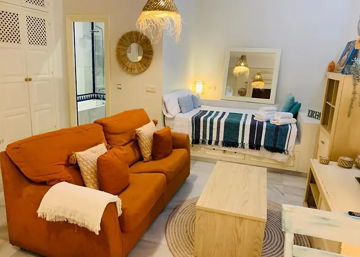 Lovely In Close To Puente Апартаменты