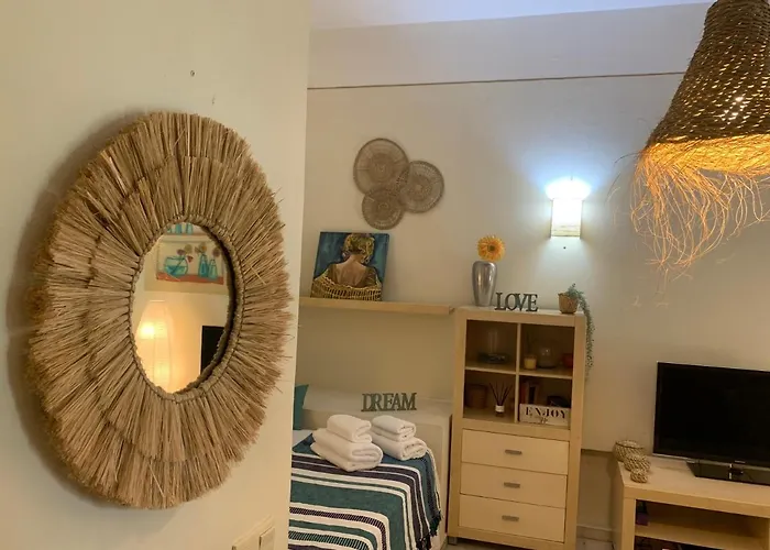 Lovely In Close To Puente Апартаменты *