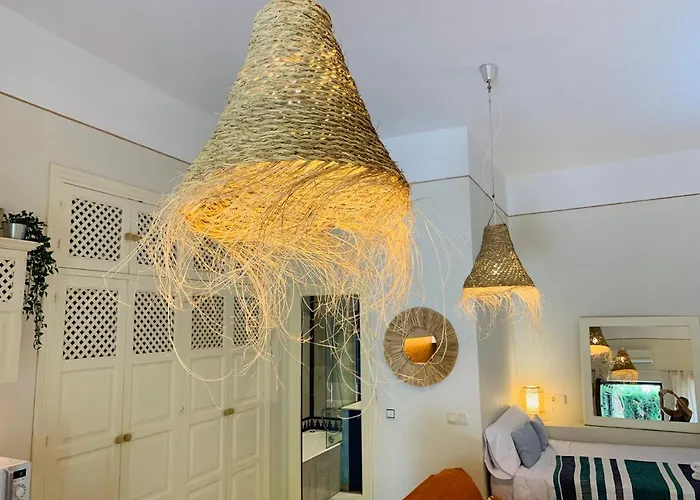 Апартаменты Lovely In Close To Puente *