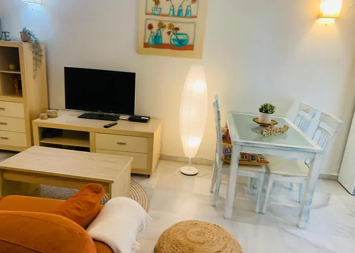 Lovely In Close To Puente Апартаменты