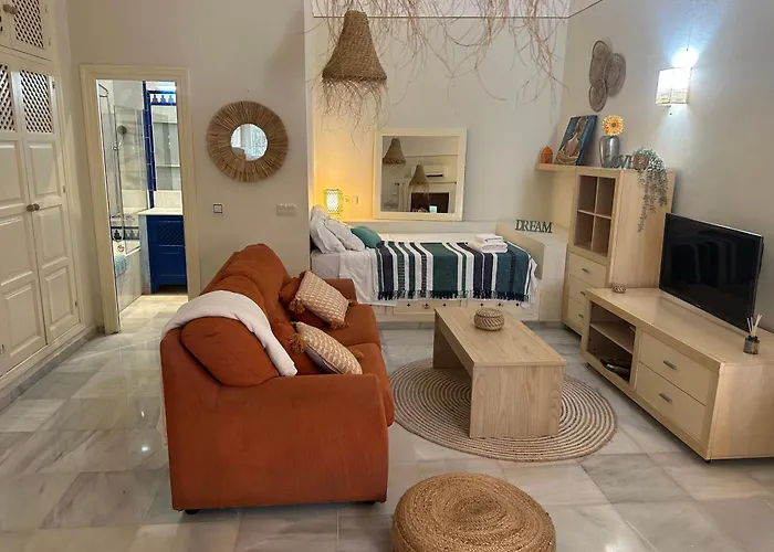 Lovely In Close To Puente Апартаменты *