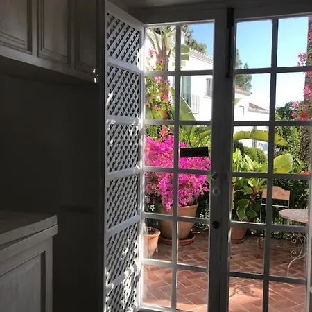 Apartamento Lovely In Close To Puente Marbella