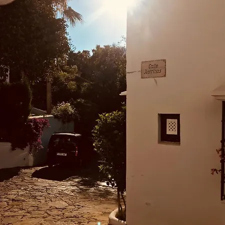 Apartment Lovely In Close To Puente Marbella