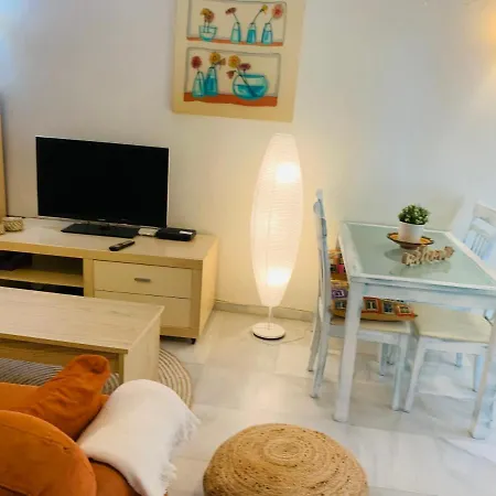 Lovely In Close To Puente Appartement