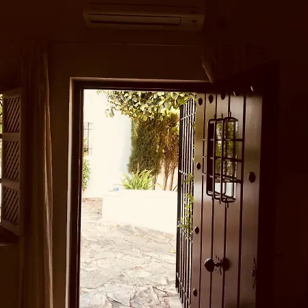 Διαμέρισμα Lovely In Close To Puente *